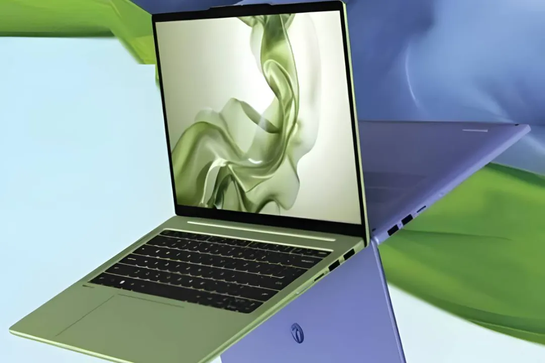 این اولین لپتاپ موتورولا است؛ رنگهای چشمنواز و نمایشگر OLED